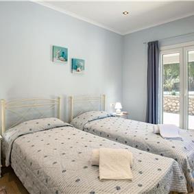 3 bedroom villa with pool in Kassiopi, Corfu, sleeps 7